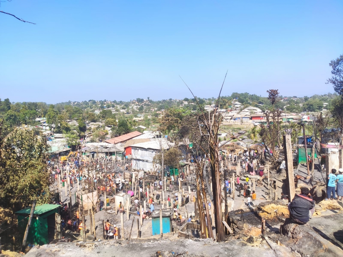 ছাইয়ের স্তূপে রোহিঙ্গা ক্যাম্প