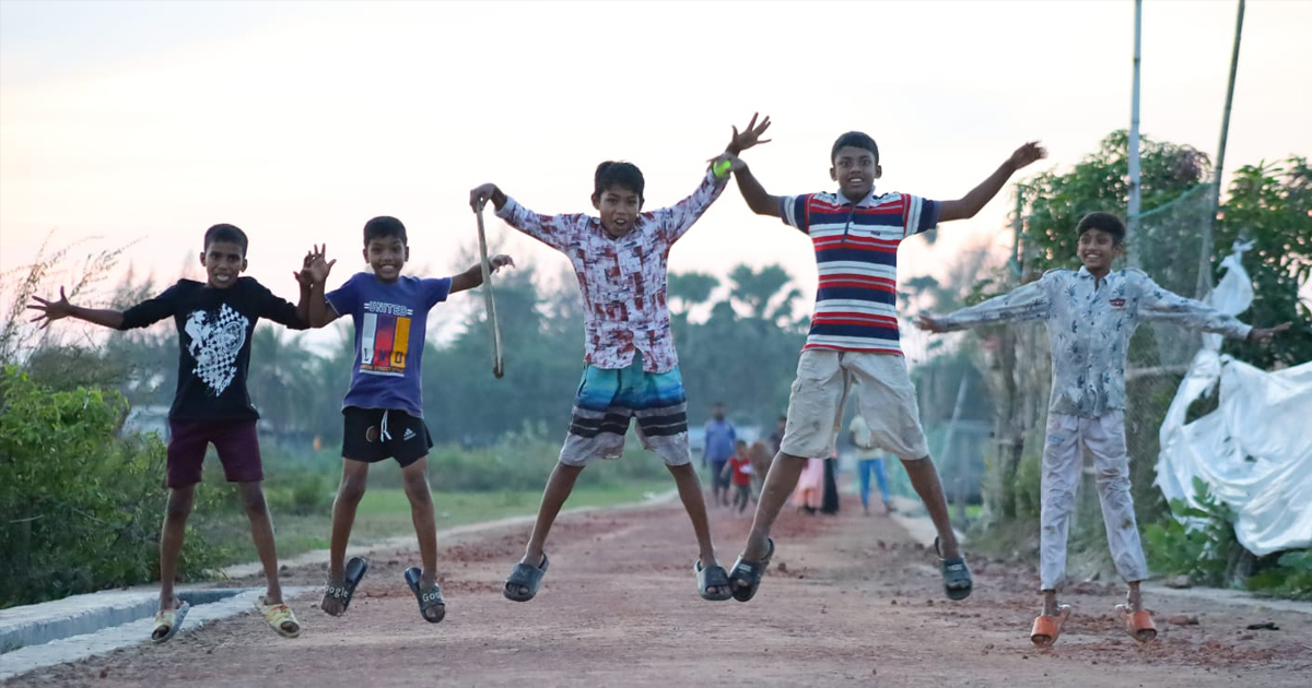 একমুঠো শৈশব হালিশহরের হালদা রোডে