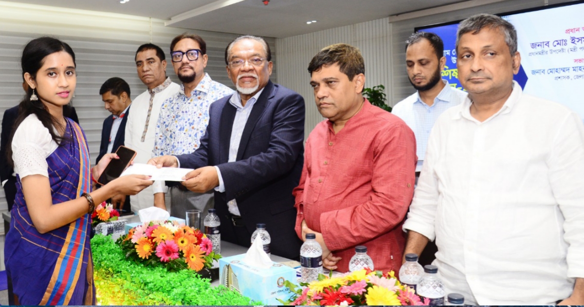 শুধু চাকরি নয়, উদ্যোক্তা হয়ে কর্মসংস্থান সৃষ্টির আহ্বান ইসমাইল জবিউল্লাহর