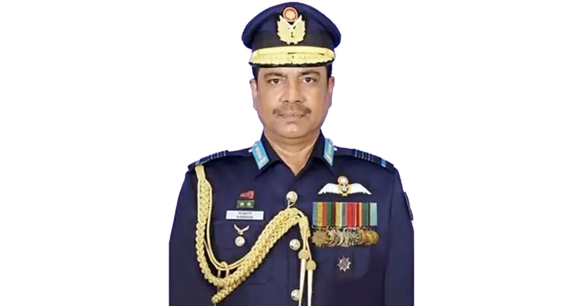 দুর্নীতির মামলায় বিমানবাহিনীর সাবেক প্রধান কাতারে গ্রেপ্তার