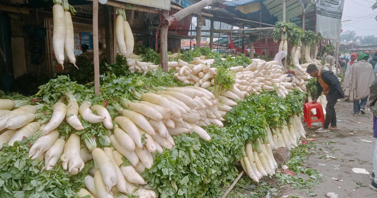 ফটিকছড়ির ভাণ্ডারী মুলা ‘নিয়ত’ করে খান ভক্তরা