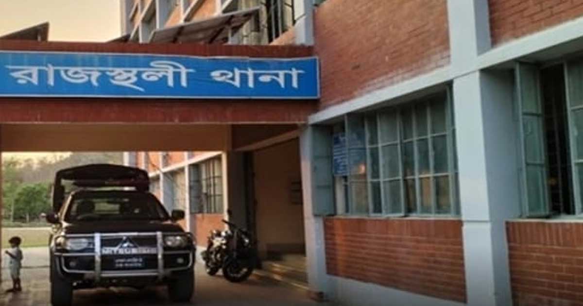 রাজস্থলীতে নিয়ন্ত্রণ হারিয়ে মোটরসাইকেল গভীর খাদে, নারীর মৃত্যু