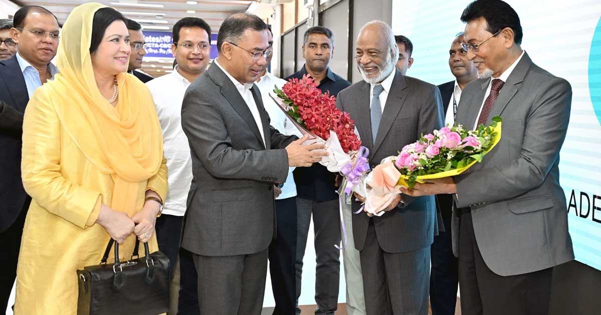 জাতিসংঘ সফর শেষে দেশে ফিরলেন প্রধানমন্ত্রী