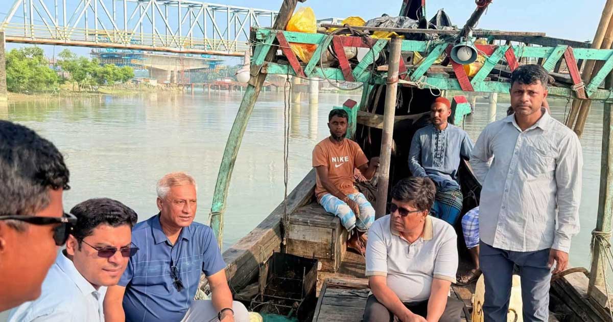 উখিয়ায় রেজুখালের ভাঙন এলাকা পরিদর্শনে পাউবো মহাপরিচালক