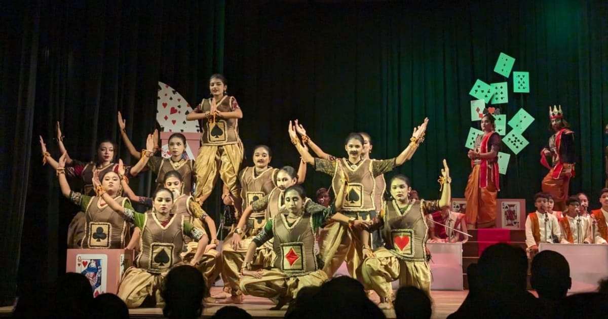 রবীন্দ্রনাথের ‘তাসের দেশ’, নতুন ধরন দেখলো চট্টগ্রাম