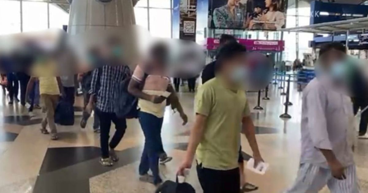 শাস্তি দিয়ে ৩৯ বাংলাদেশিকে ফেরত পাঠাল মালয়েশিয়া