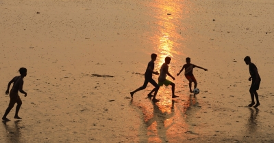 সাগরের বুকে একখণ্ড খেলার মাঠ