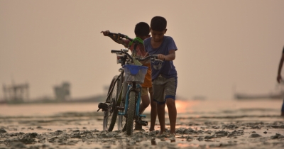 শৈশবের দুরন্তপনা...