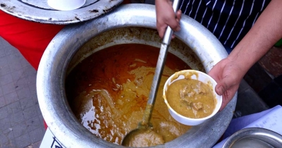 নগরজুড়ে বাহারি ইফতারি