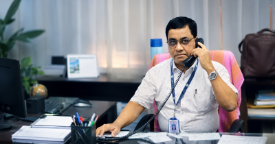স্ত্রীকে দ্রুত বাসায় ফিরতে বলেছিলেন বাংলাদেশ ব্যাংক কর্মকর্তা, ফিরে মিলল ঝুলন্ত মরদেহ