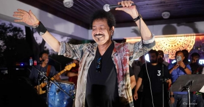 ফ্লোরিডায় ‘ইউএস বাংলা মেলা’ মাতালেন কুমার বিশ্বজিৎ ও কনা