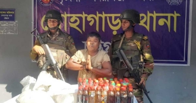 লোহাগাড়ায় চোলাই মদসহ কারবারি ধরা