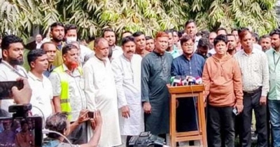 বদলি কর্মচারীর নেতৃত্বে ২৪ ঘণ্টার কর্মবিরতির ডাক বন্দরে