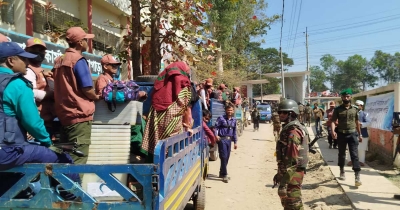 কাপ্তাইয়ে ২২ ভোট কেন্দ্রে পৌঁছালো নির্বাচনী সরঞ্জাম
