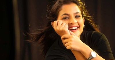 প্রেমে ইচ্ছা নেই, গুঞ্জনেও কান দেন না প্রেমে ইচ্ছা নেই, গুঞ্জনেও কান দেন না