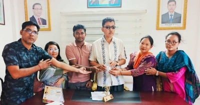 দীপেন দেওয়ানের সঙ্গে কাপ্তাই সুরের ধারা শিল্পীদের সৌজন্য সাক্ষাৎ দীপেন দেওয়ানের সঙ্গে কাপ্তাই সুরের ধারা শিল্পীদের সৌজন্য সাক্ষাৎ