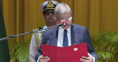রাষ্ট্রপতি হিসেবে শপথ নিলেন মির্জা ফখরুল