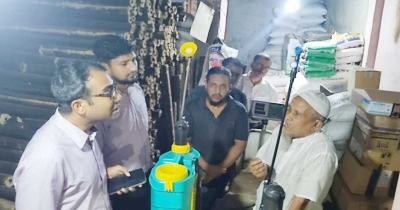 রাউজানে অনুমোদন ছাড়াই সার মজুত করে বেশি দামে বিক্রি, প্রশাসনের হানা