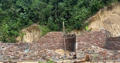 উখিয়ায় ৭ স্থাপনা উচ্ছেদ, দখলমুক্ত ৩০ একর বনভূমি