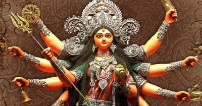 ষষ্ঠীপূজায় শুরু দুর্গোৎসব, ঢাক-ঢোল আর শঙ্খধ্বনিতে মুখর চট্টগ্রাম