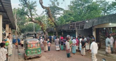 বাঁশখালীতে উদ্ধার হলো সরকারি চাল বাঁশখালীতে উদ্ধার হলো সরকারি চাল