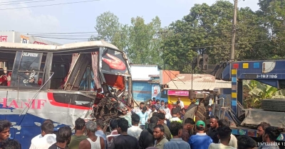 সীতাকুণ্ডে ৩ গাড়ির সংঘর্ষে আহত ২৫ 