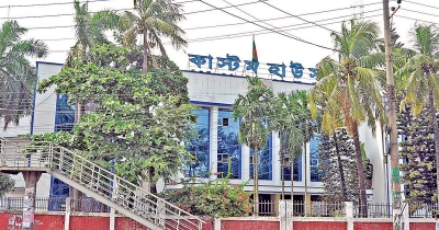 অর্থবছরের শুরুতেই রাজস্ব আদায়ে ‘ধাক্কা’