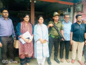মিরসরাইয়ে চার দোকানকে লক্ষাধিক টাকা জরিমানা মিরসরাইয়ে চার দোকানকে লক্ষাধিক টাকা জরিমানা
