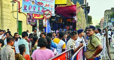 মন্দিরপথে ট্রাকচাপায় ১২, পূজামণ্ডপে পদদলনে নিহত ১৭