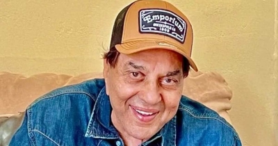 মারা গেলেন বলিউড কিংবদন্তি ধর্মেন্দ্র