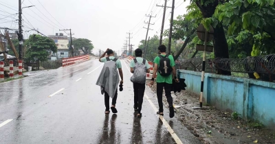 টেকনাফ থেকে তেঁতুলিয়া পদযাত্রায় তরুণ শিক্ষক 