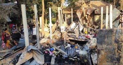 রাউজানে আগুনে নিঃস্ব শোভা দে