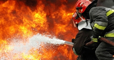 বোয়ালখালীতে আগুনে পুড়ে ছাই হল দোকান বোয়ালখালীতে আগুনে পুড়ে ছাই হল দোকান