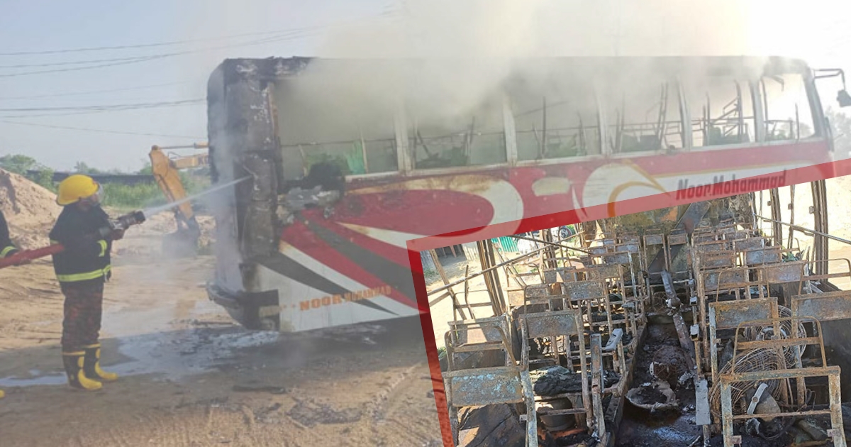 কর্ণফুলীর গোটা বাসটিই পুড়ে গেছে, বৃদ্ধ চালক আহত