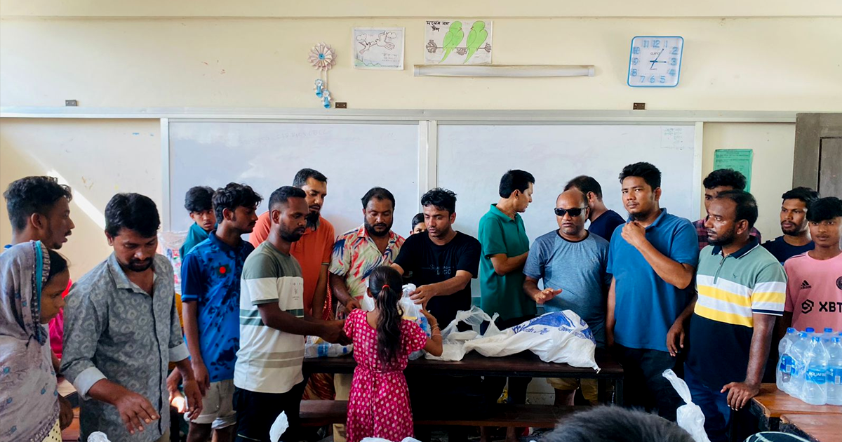 বানভাসিদের পাশে সেই পায়েল ফাউন্ডেশন