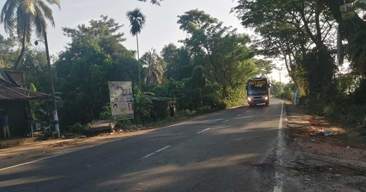 মোটরসাইকেলে ঢাকা থেকে কক্সবাজার, গাড়িচাপায় মৃত্যু লোহাগাড়ায়