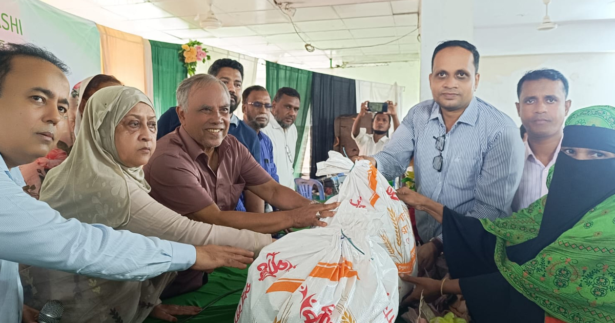 ছেলে-মেয়েদের স্কুলে পাঠান, চাকরির দায়িত্ব আমার— আনোয়ারায় মায়েদের এমপি নিজামের আশ্বাস