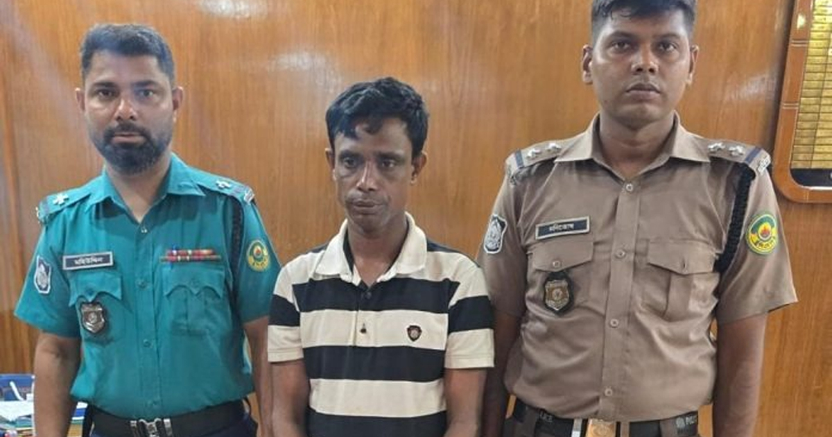 লোকনাথ বাবার ভক্ত সেজে ঢুকলেন ঘরে, তারপর নিয়ে গেলেন সব স্বর্ণালংকার 