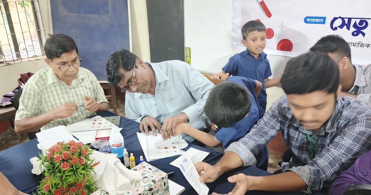 মিরসরাইয়ে সেতুর উদ্যোগে রক্তের গ্রুপ নির্ণয় কর্মসূচি