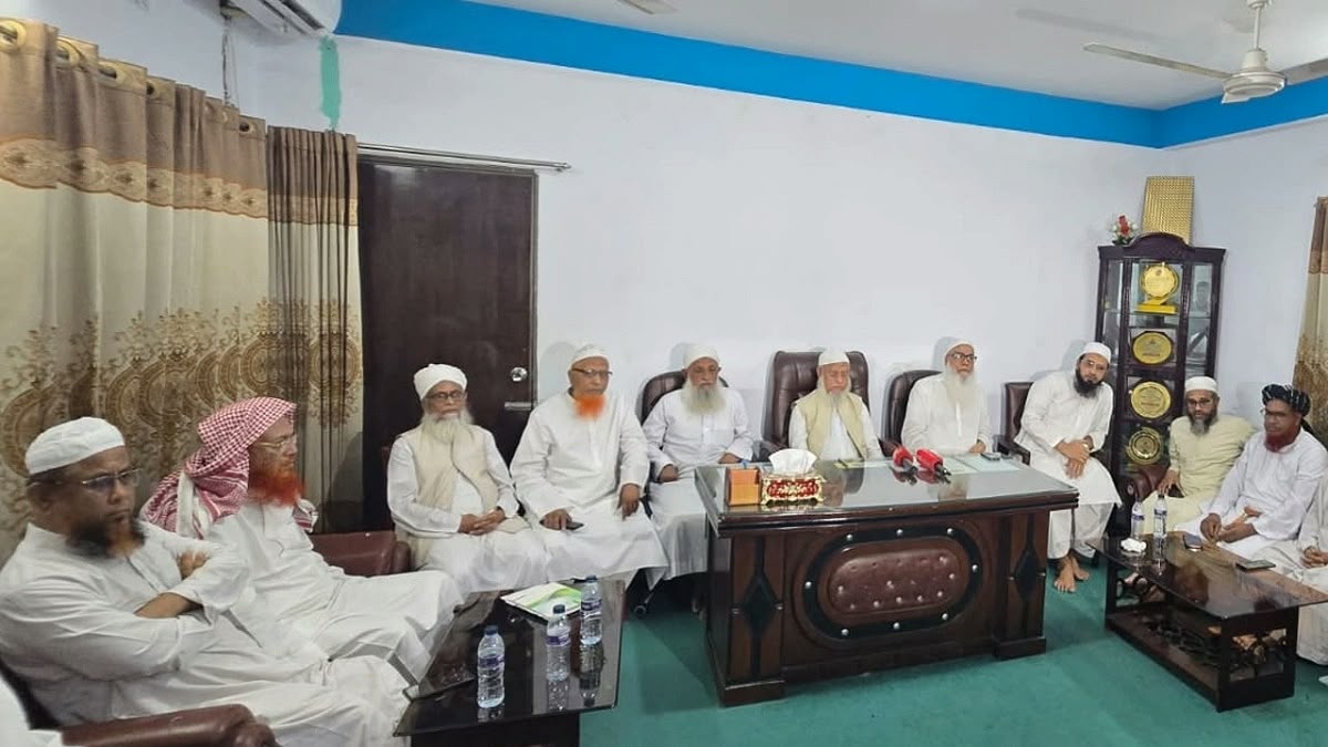 হেফাজতের মধ্যস্থতায় সাত দলের নতুন রাজনৈতিক প্ল্যাটফর্ম, যুক্ত জামায়াতের জোটের দুই দল