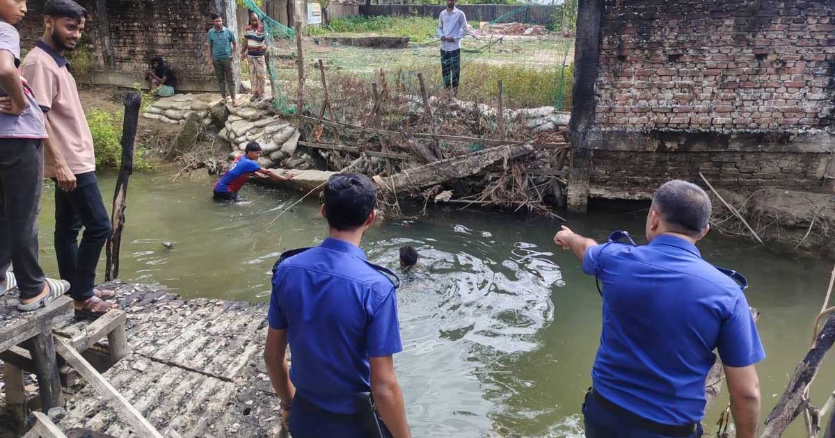 উখিয়ার রিসোর্টে অগ্নিকাণ্ড: ১০ মরদেহের পরিচয় শনাক্ত, মুক্তার সন্ধানে তল্লাশি