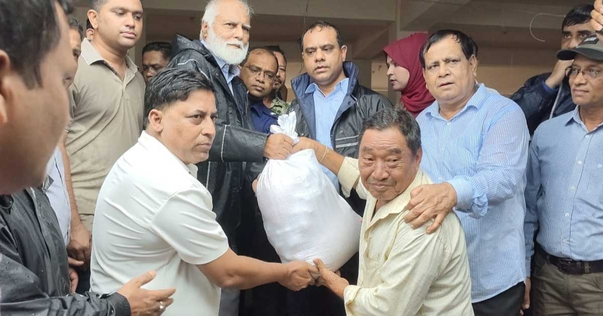 দুর্গত মানুষের পাশে সরকার থাকবে: ত্রাণ প্রতিমন্ত্রী