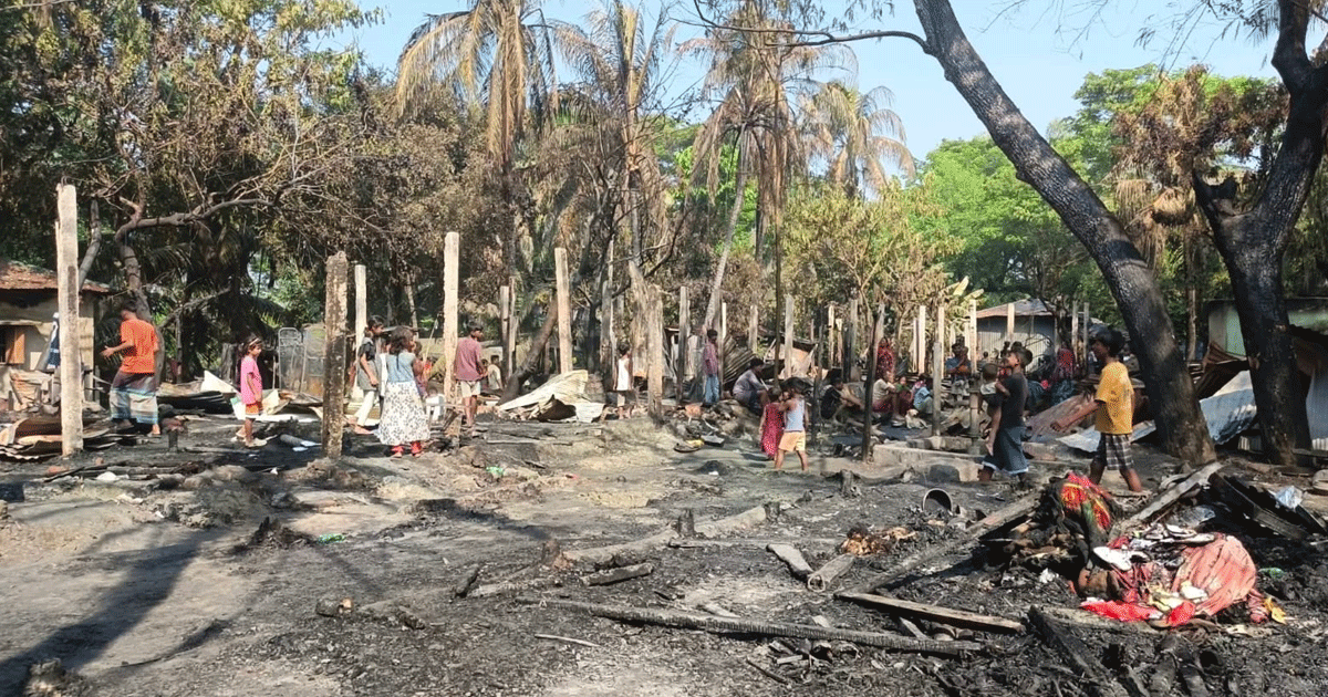 কুতুবদিয়ায় এক রাতের আগুনে নিঃস্ব ৩৩ পরিবার