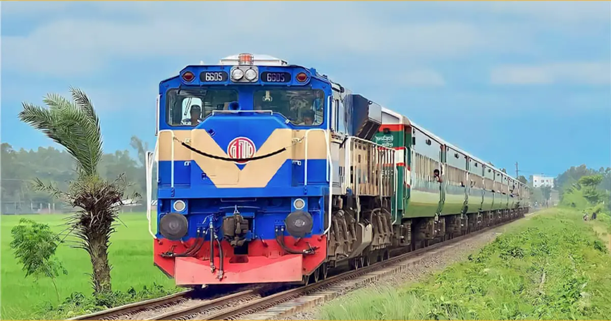 দুর্গাপূজায় তিন জোড়া বিশেষ ট্রেন, পাঁচ ট্রেনের সাপ্তাহিক ছুটি বাতিল
