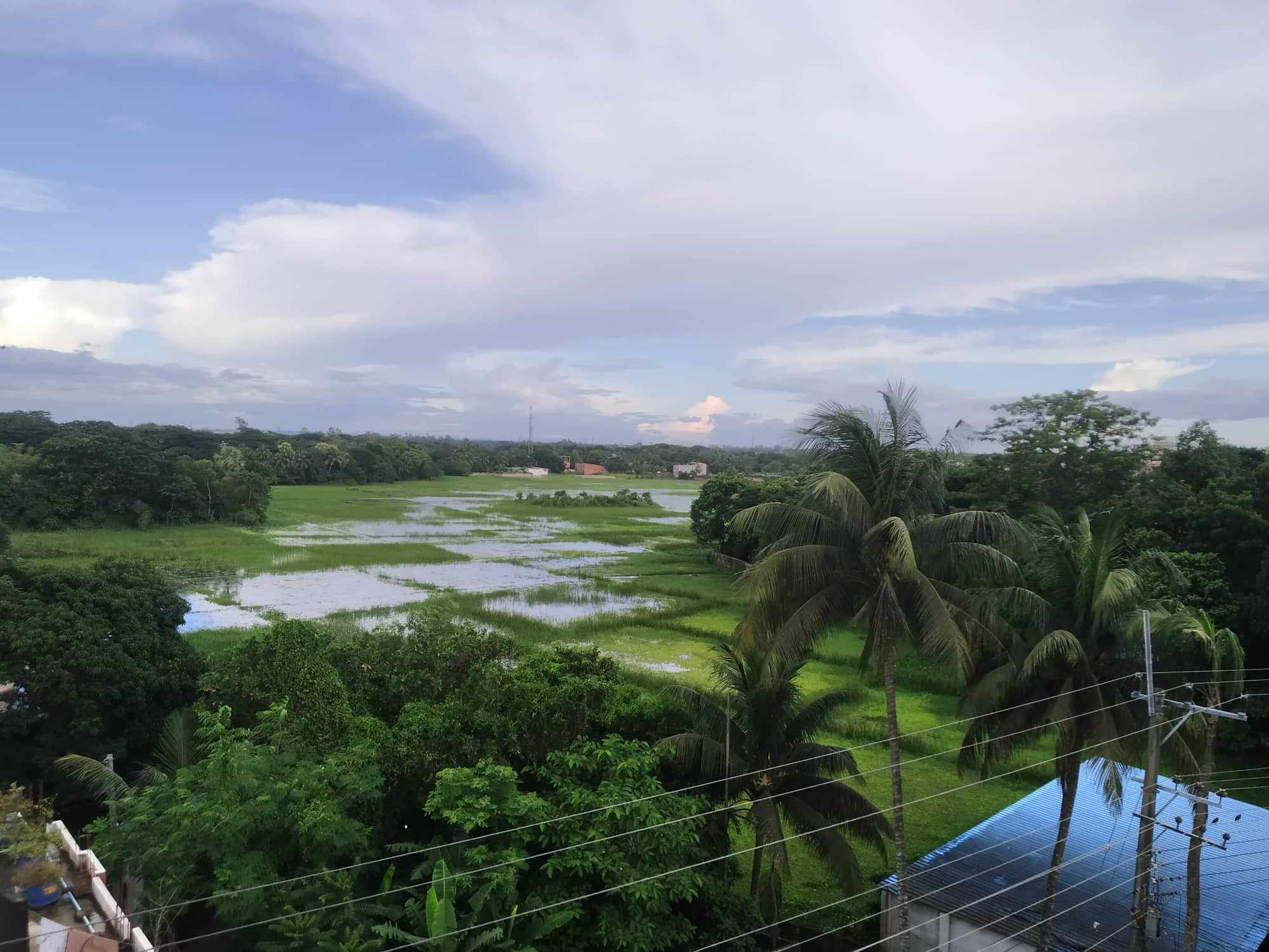 প্রস্তাবিত জায়গার ৫০ গজেরও কম দুরত্বে থাকা দুই একরের খালি জায়গা